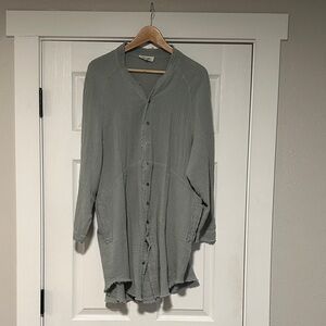 Three Bird Nest Light green button-up cotton/gauze shirt